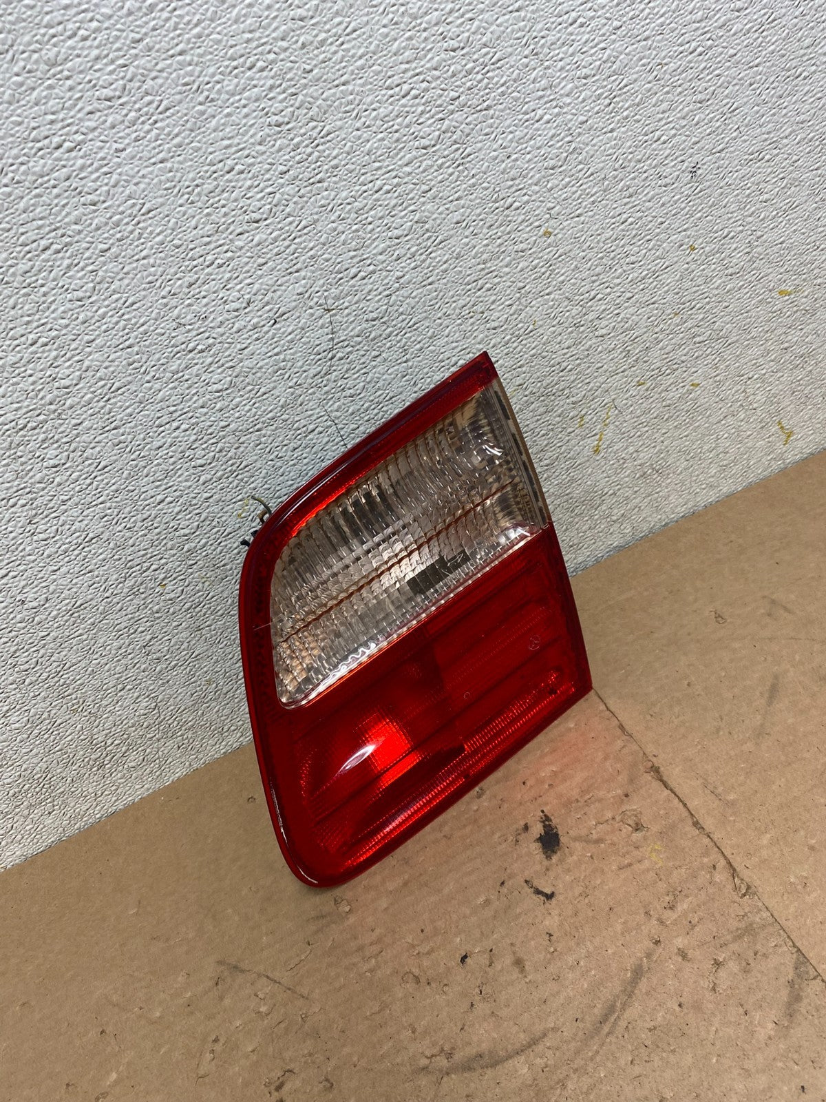 2000-2003 Mercedes-Benz E-Class E320 Wagon Right Passenge Inner Tail Light P52062