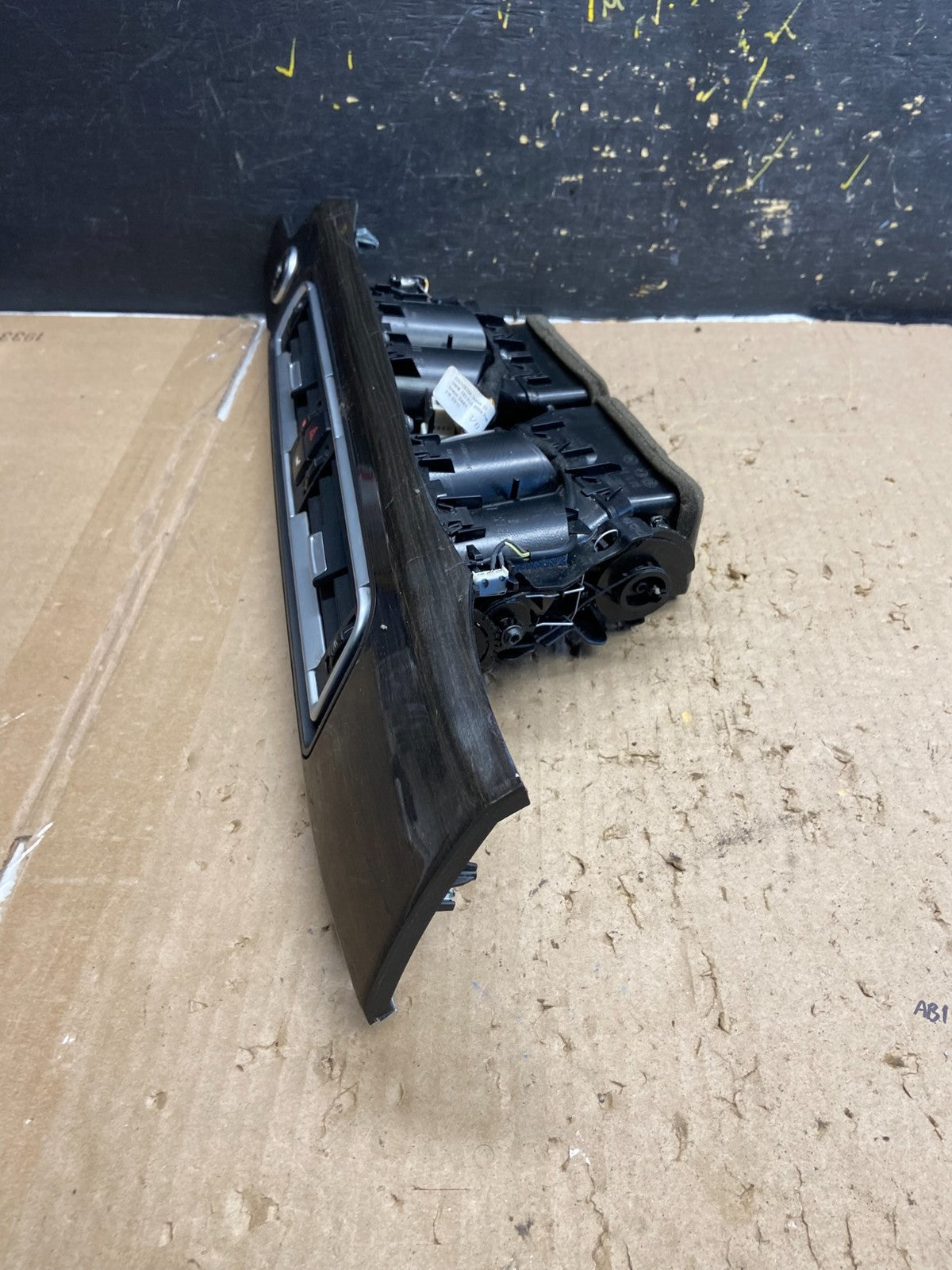 2009 to 2015 BMW F01 740i 750i Center Dash AC Air Vents W/ Trim AB5485 DG3