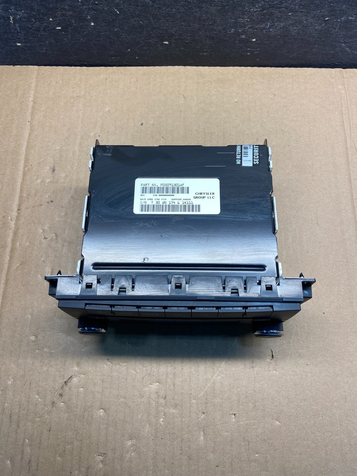 2007-2012 Chrysler Dodge Jeep Ram Radio CD MP3 AUX Receiver AF9457 DG3