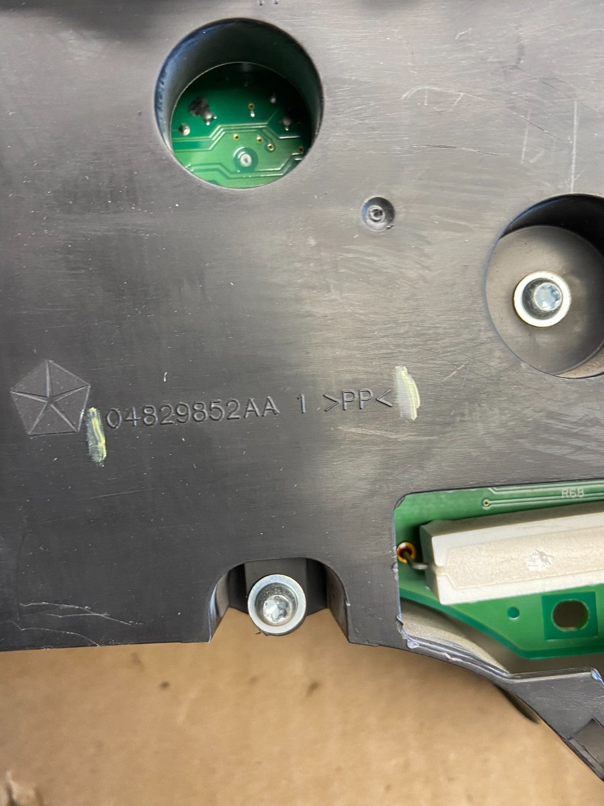 2004 - 2005 Dodge Ram 1500 Instrument Speedometer Gauge Cluster AD7070 DG6