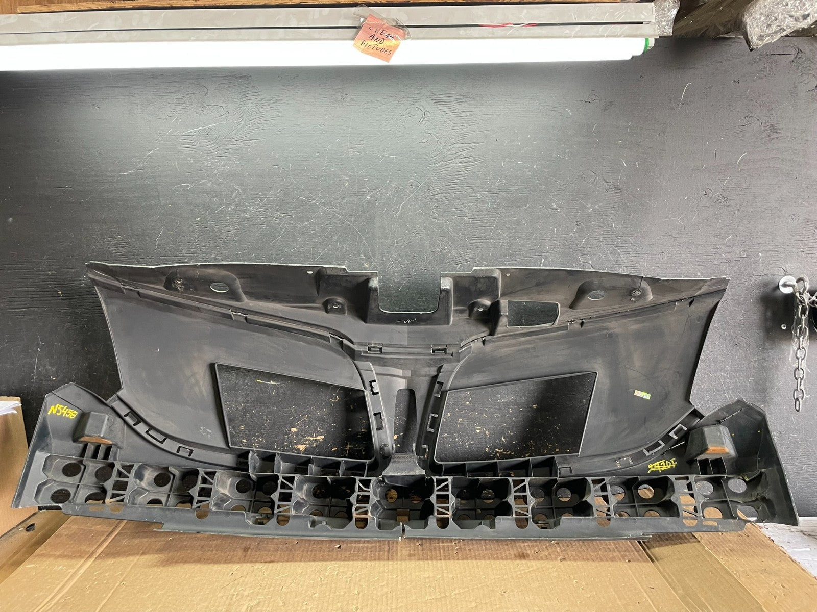 2013 to 2016 Lincoln MKT Grill Grille Support Panel OEM AB3056 DG3