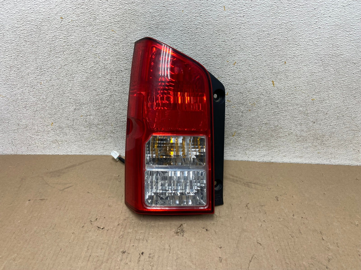 2005 to 2012 Nissan Pathfinder Tail light Left Driver Lh Side AH6949 LK0