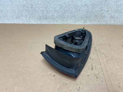 2000 to 2002 Chevrolet Cavalier Right Passenger  Side Tail Light OEM R5561 DW6