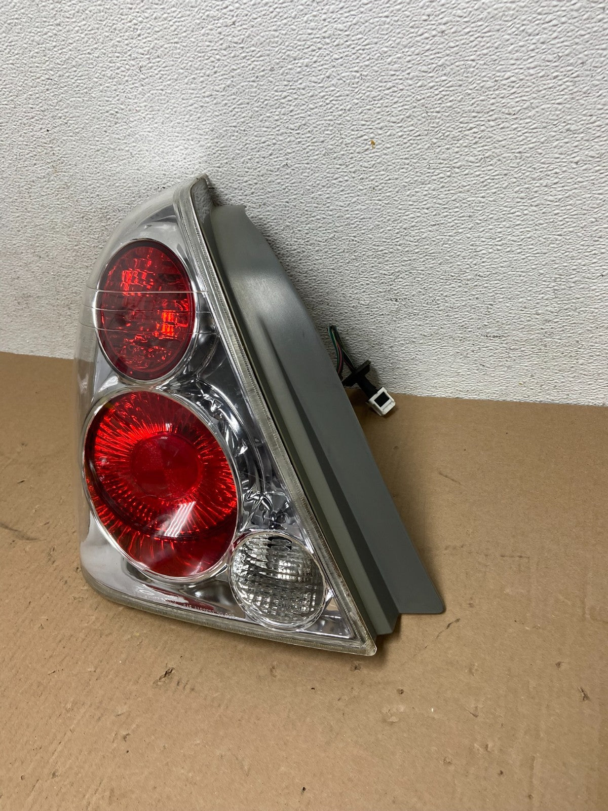 2005 to 2006 Nissan Altima Left Driver Side Tail Light AD6464 DW1