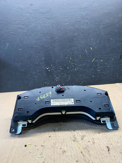 2008 to 2010 Chevrolet Express 1500 Speedometer Cluster Gauge R8857 DG5