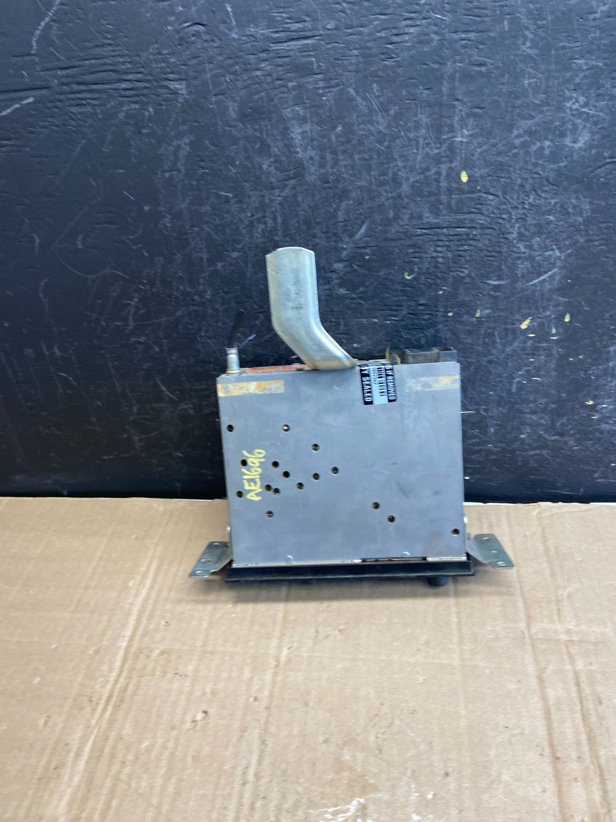 1987-1991 Ford F150 F250 F350 STOCK Fotf-19b131-ba RADIO AE16964