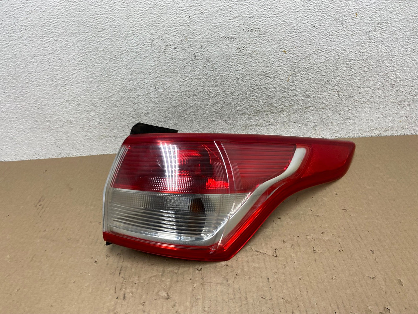 2013 to 2016 Ford Escape Right Passenger RH Side Tail Light AE9733 LK0