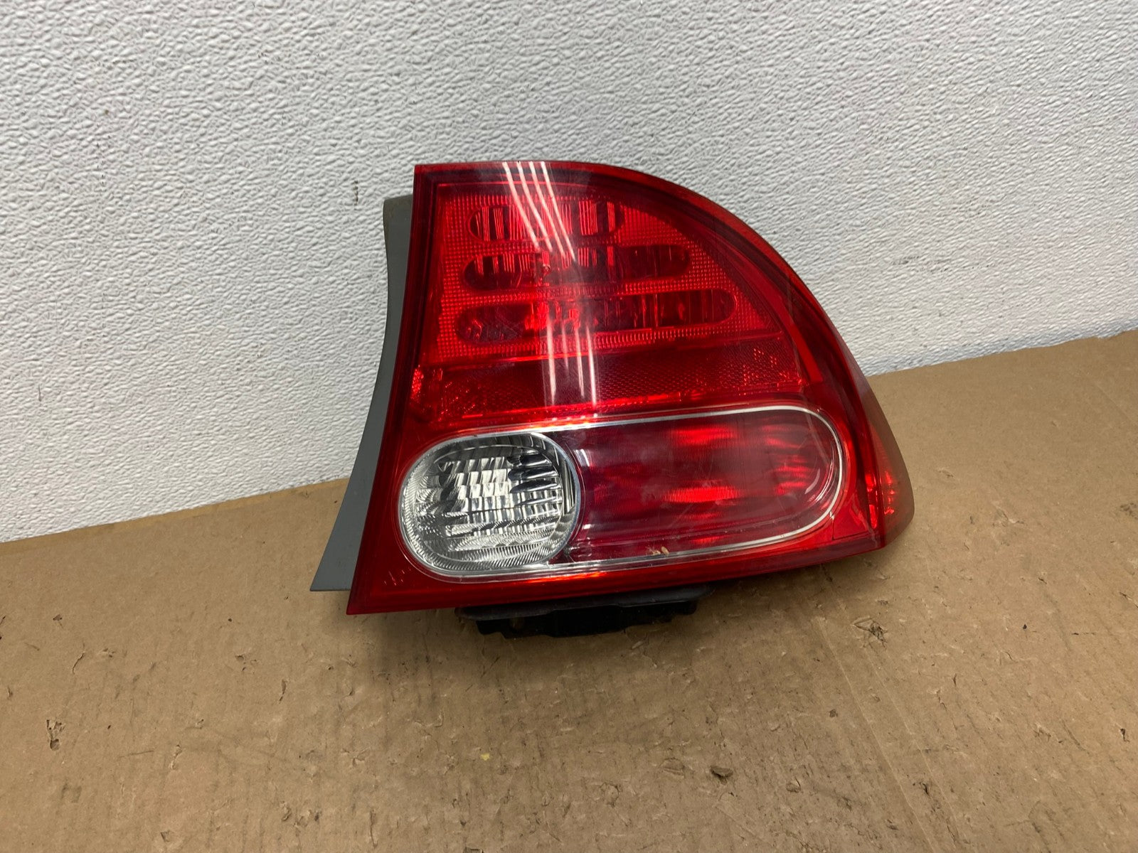 2006 2007 2008 Honda Civic Right Passenger Rh Side Tail Light AB6718 LK0