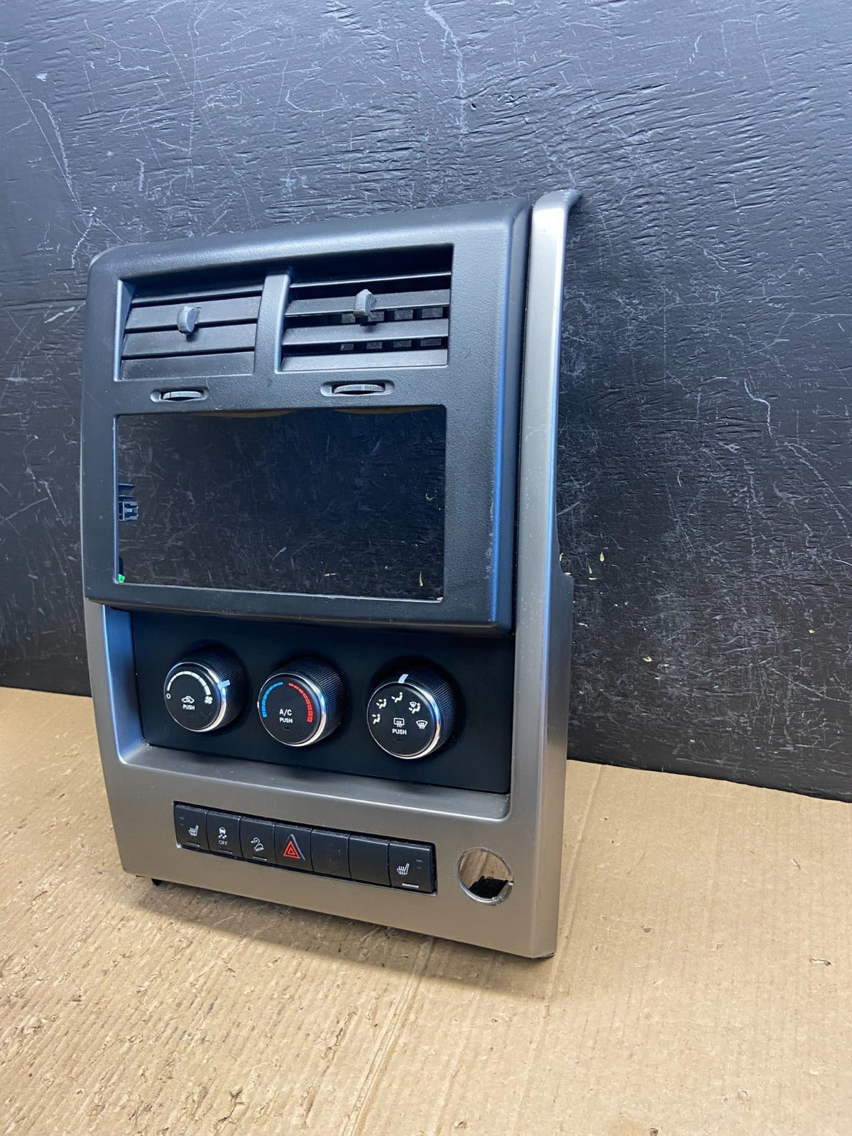 2008 to 2012 Jeep Liberty Dash Climate Temperature Control Radio Bezel AF1701 DG4