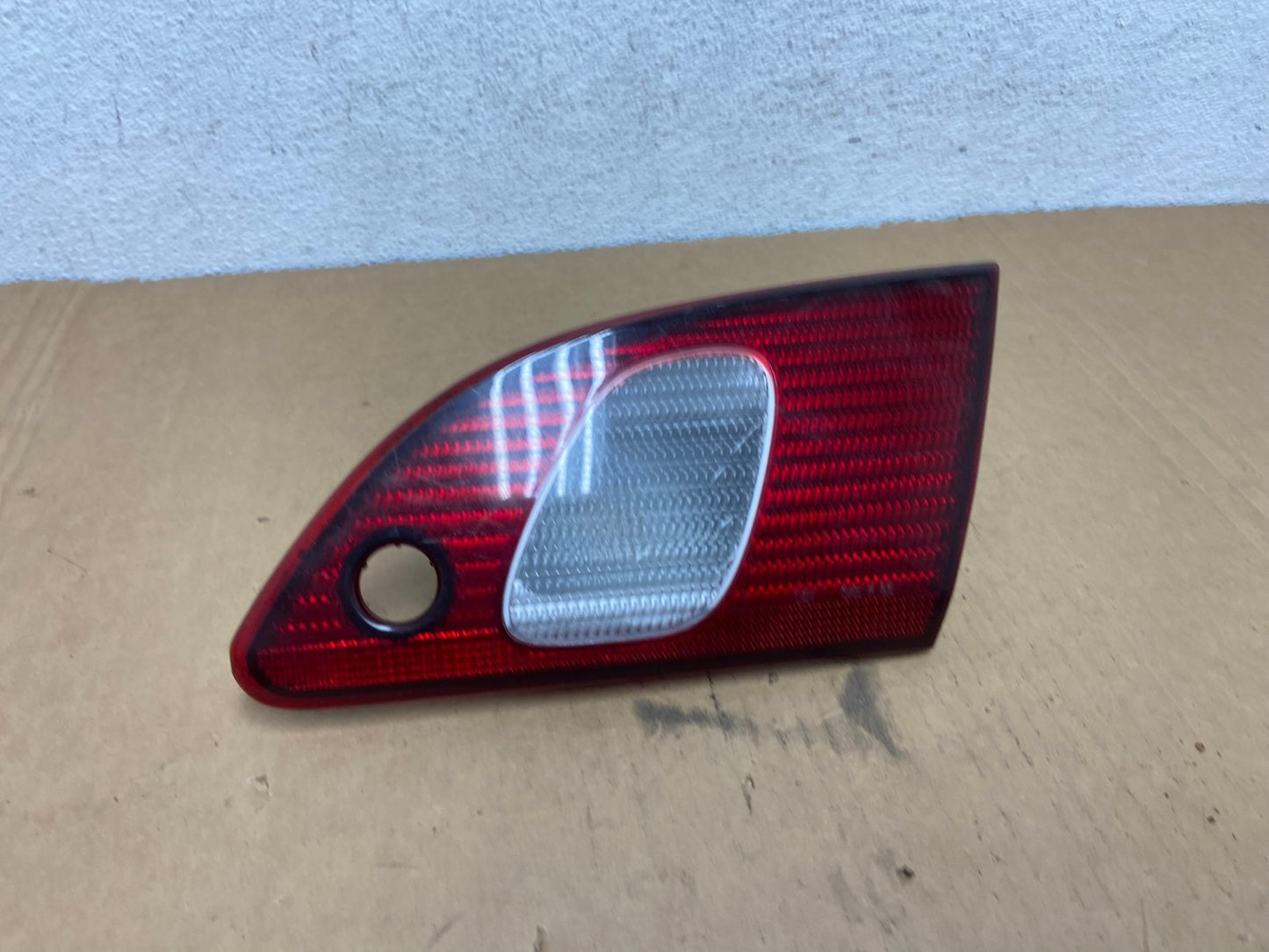 1998-2000 Toyota Corolla Right Passenger RH Side Inner Tail light AD2623 LK0