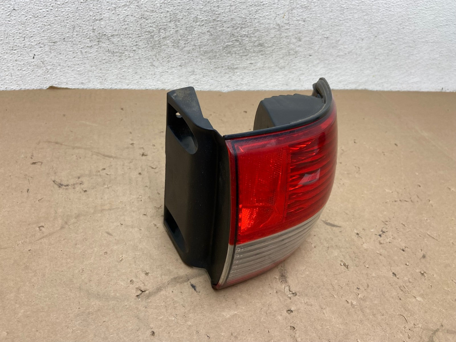 2001 2002 2003 Toyota Sienna Right Passenger Rh Side Tail Light AG4261 LK2