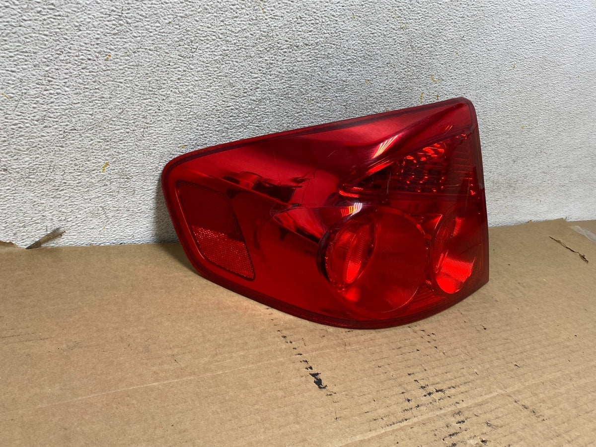 2005 to 2006 Infiniti G35 Left Driver Lh Side Tail Light AH4005 DW1