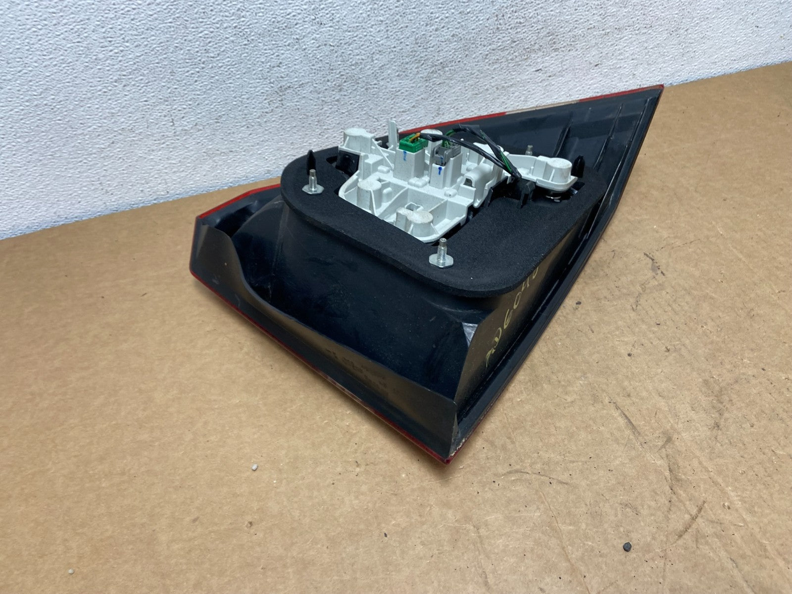 2004 to 2007 Volvo S40 Left Driver LH Side Tail Light AD6048 DW5