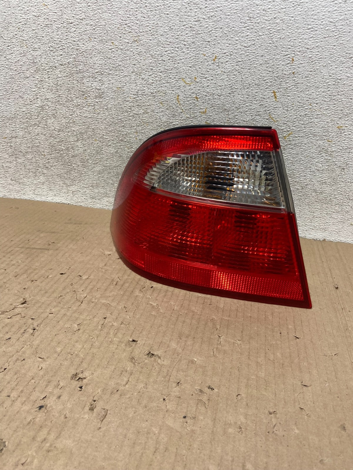 2002 to 2005 Saab 9-5 95 Left Driver LH Side Tail Light AJ1845 LK0