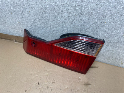 1998 to 2000 Honda Accord Right Passenger Side Inner Tail Light U1035 DW1
