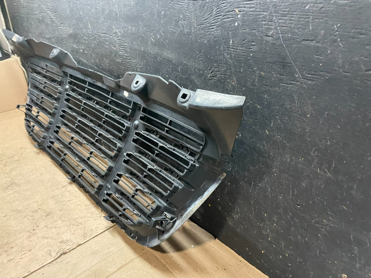 2009 to 2011 Freightliner Sprinter Front Upper Chrome Grill Grille T0452 DG4