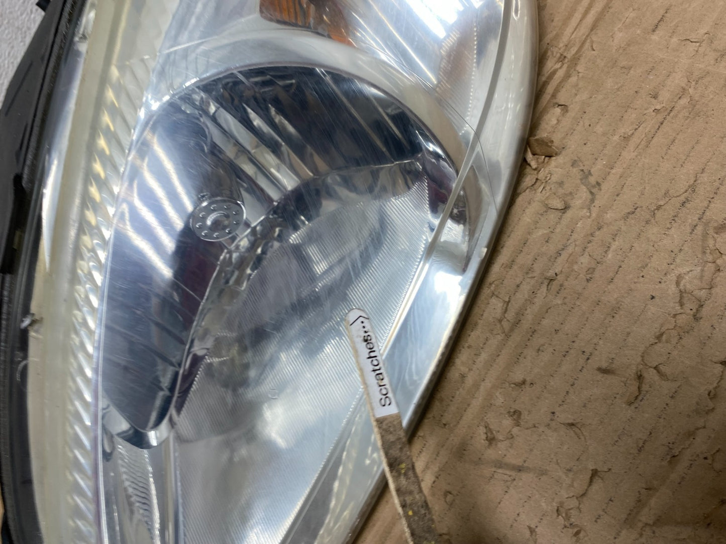 2000 to 2007 Ford Taurus Left Driver LH Side Halogen Headlight AD4362 DW3