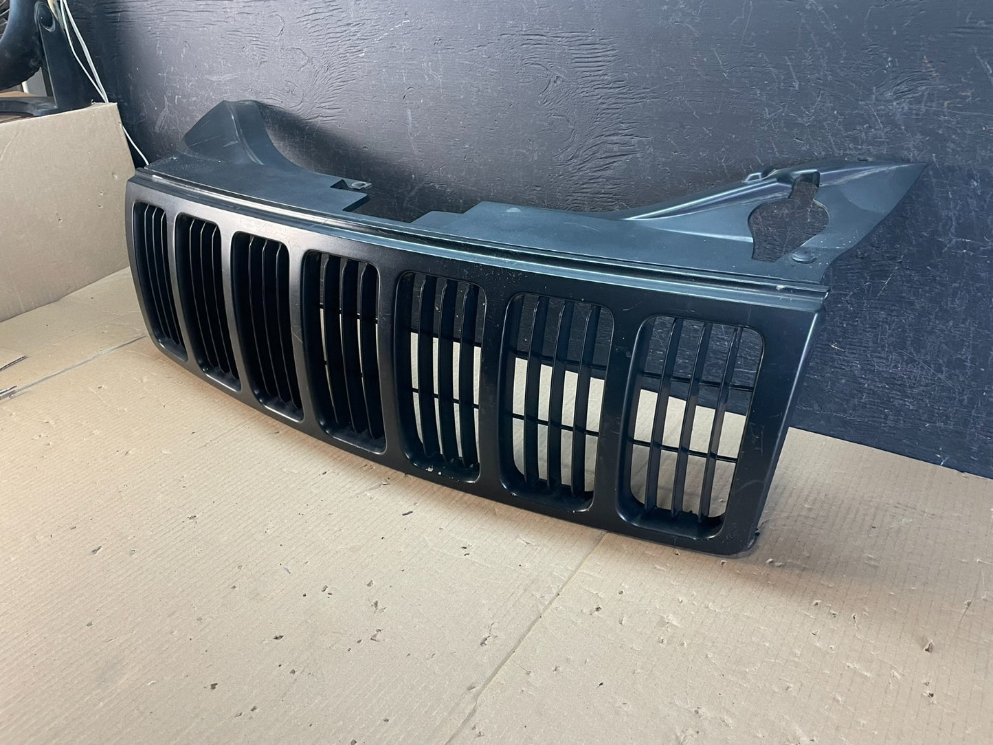 2005 2006 2007 Jeep Grand Cherokee Front Upper Grill Grille ae3614 DG1