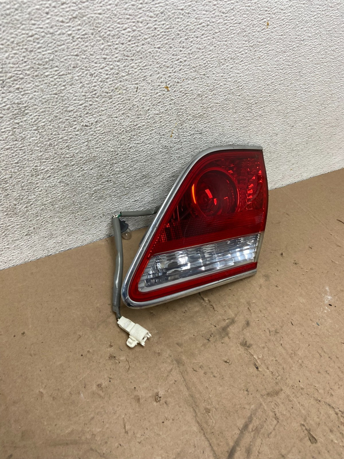 2005 2006 Lexus ES330 Right Passenger RH Side Tail Light Inner AG4932 DW1