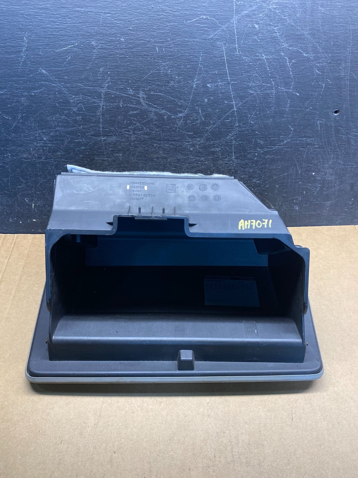 2010-2017 Chevrolet Equinox Right Passenger Side Glove Box ah7071 DG5