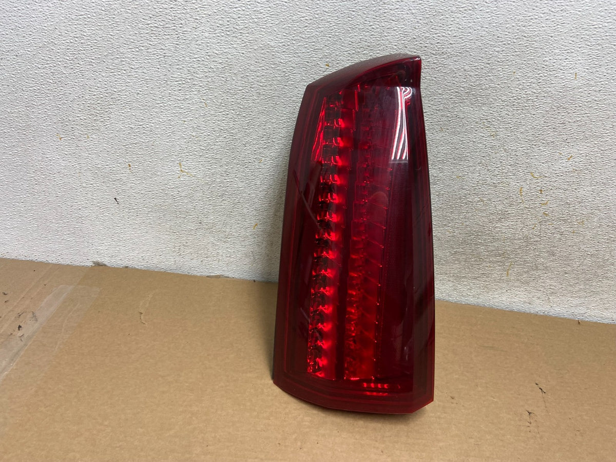 2005 2006 2007 Cadillac STS Left Driver Side Tail Light AH4420 DW0