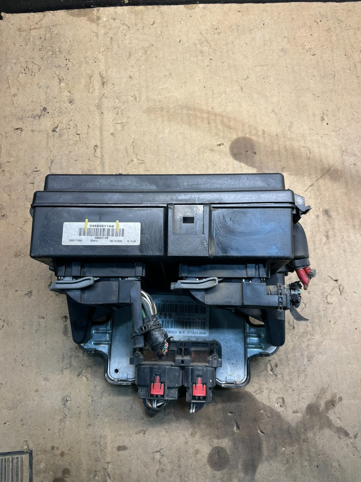2005 Jeep Grand Cherokee Integrated Power Fuse Box Relay 04692071AB W7342 DG2