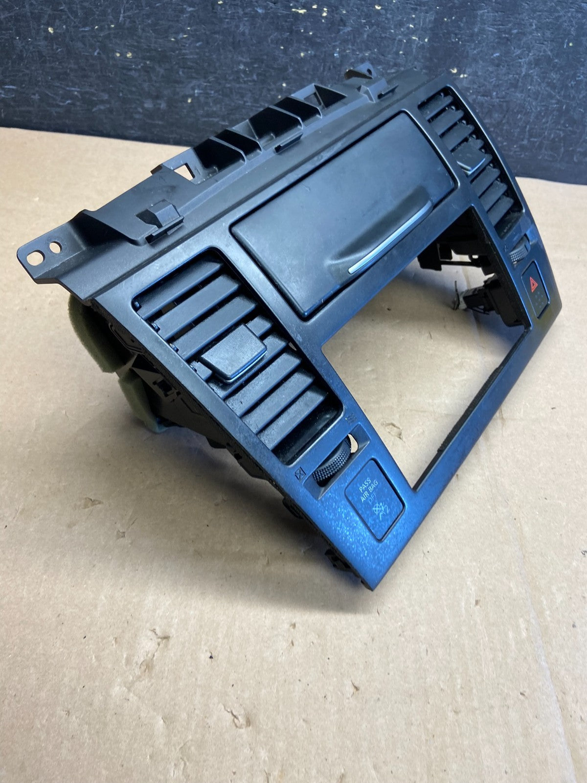 2007 to 2012 Nissan Versa Center Vent Dash Radio Trim Bezel AI3196 DG4