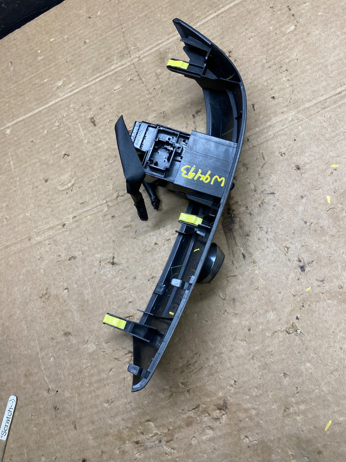 2004 to 2010 Toyota Sienna Right Side Radio Switches Bezel Trim AB8808 DG3