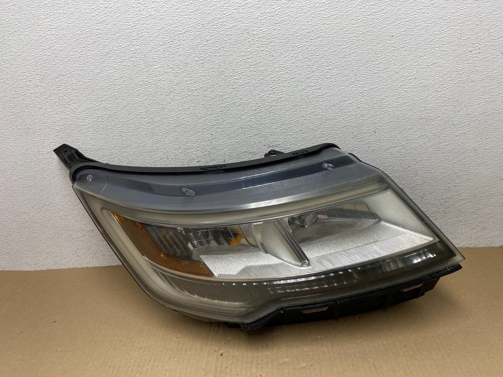 2016-2019 Ford Explorer Right Passenger Led Headlight W/Module AE9481 DW0