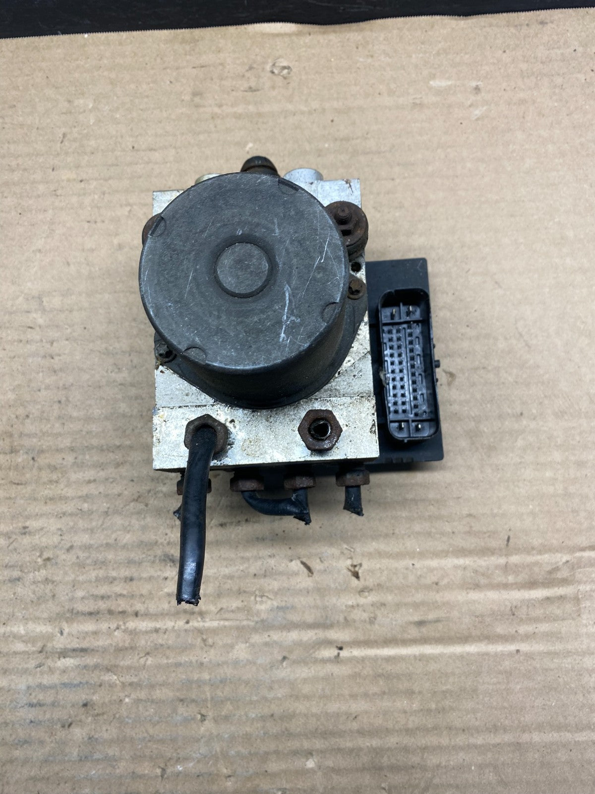 2009 2010 Chevrolet Tahoe Suburban ABS Anti Lock Brake Pump 15905732 ae0176 DG5