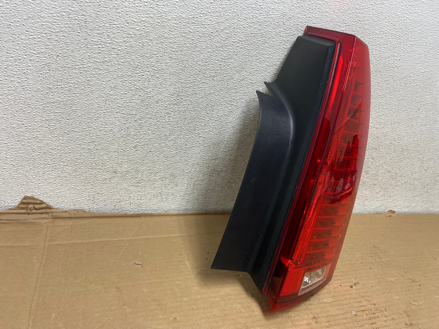 2008 to 2013 Cadillac CTS Right Passenger Side Led Side Tail light AG9208 LK2