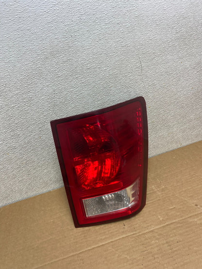 2007 2008 2009 2010 Jeep Grand Cherokee Right Passenger Tail Light Z1329 DW2