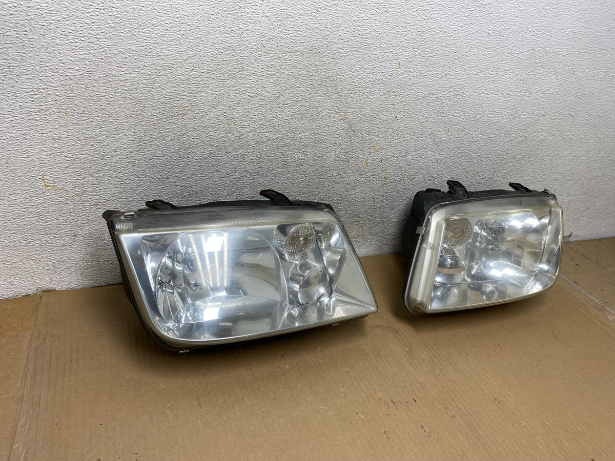 2002 to 2004 Volkswagen Jetta Left+Right Headlights AH3003 DW1