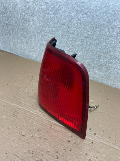 2003 to 2006 Lincoln Navigator Right Passenger Side Tail Light Oem AB1442 LK1