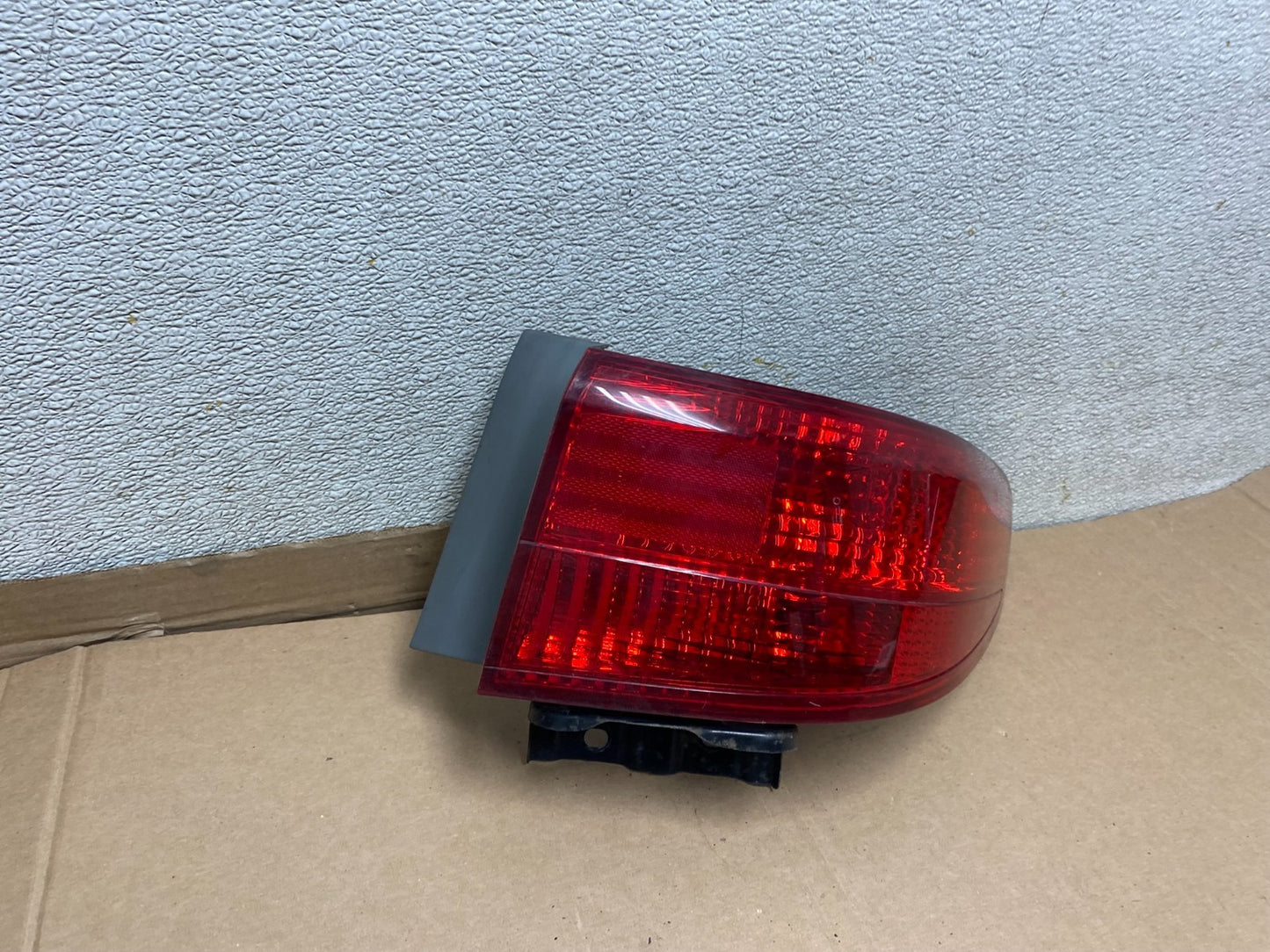 2005 Honda Accord Right Passenger Rh Side Tail Light U6975 DW2