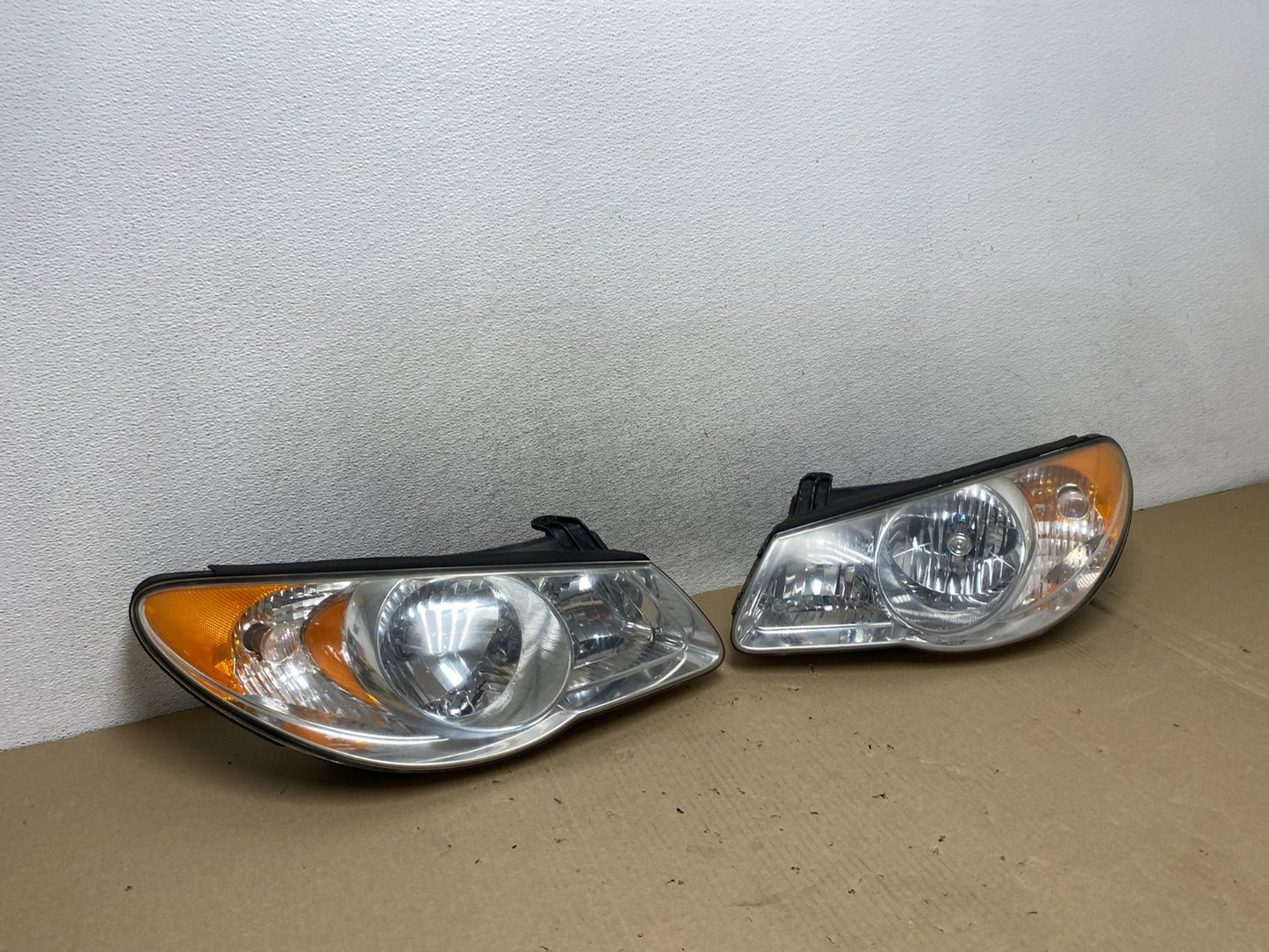 2007 2008 2009 2010 Hyundai Elantra Left+Right Side Headlights AG6857 DW2