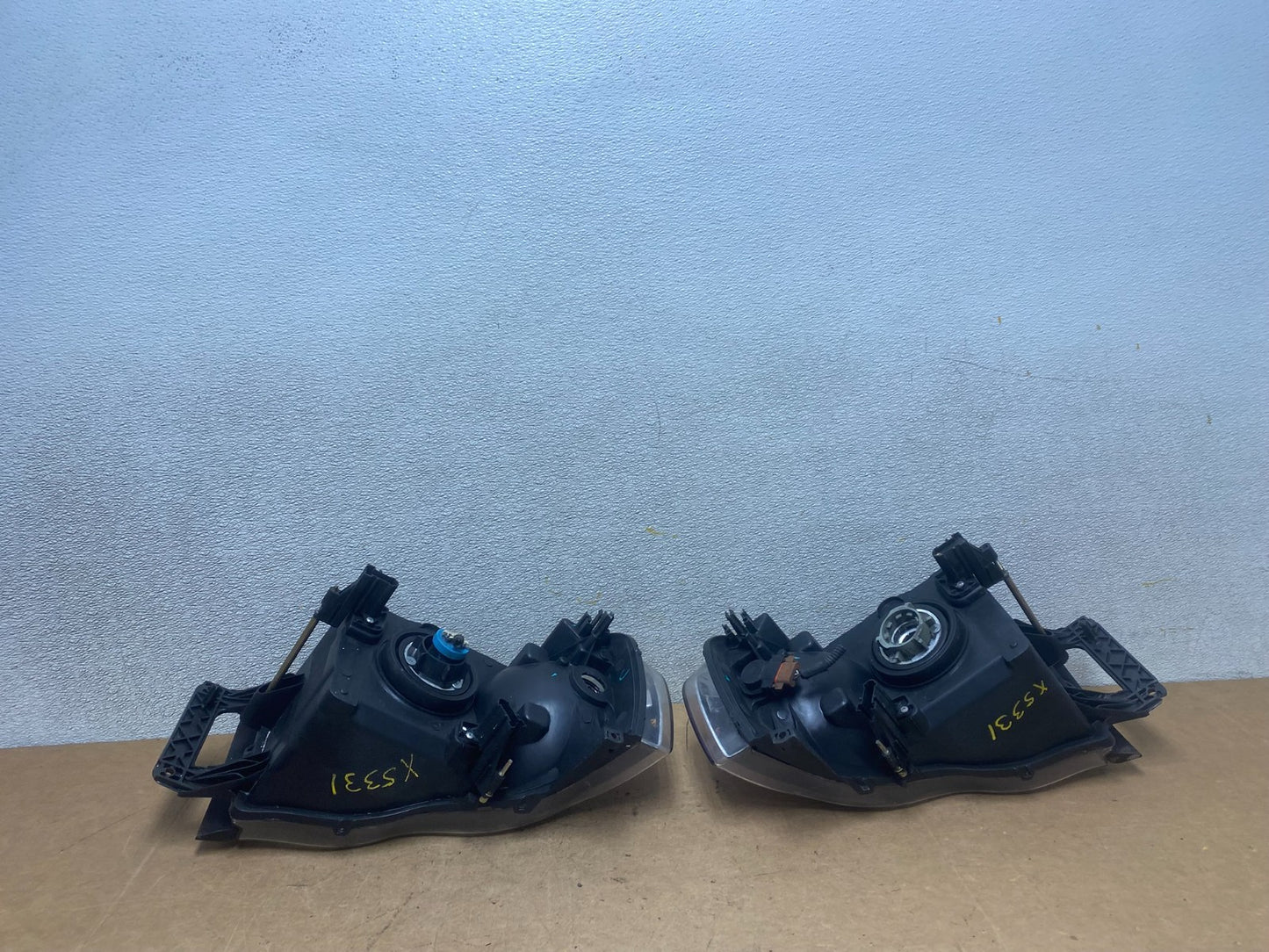 2002 to 2005 Dodge Ram Left+Right Side Halogen Headlights X5331 DW9