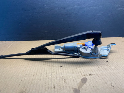 2009 to 2013 Subaru Forester Rear Windshield Washer Wiper Motor AB41823