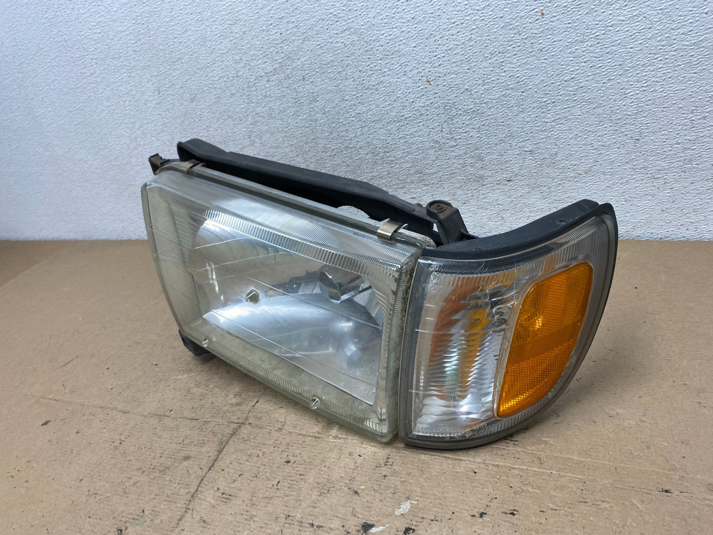 1996 to 2002 Toyota 4Runner Halogen Left Driver LH Headlight AF5078 DW1