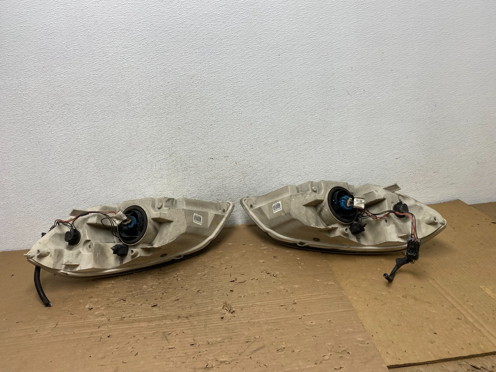 2005 - 2010 Chevrolet Cobalt Sedan Left+Right Headlights AD4374 DW9