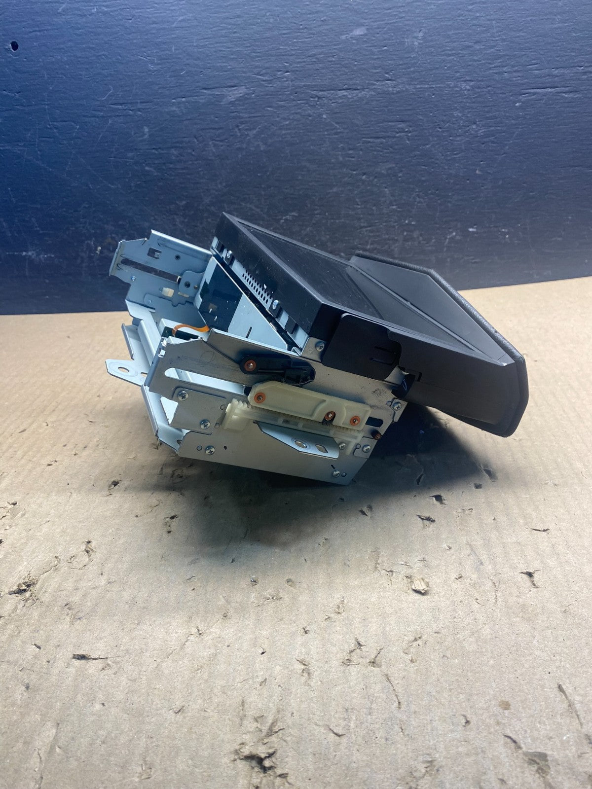 2008 to 2012 Cadillac SRX CTS Audio Radio Screen Display Player AC8958 DG2