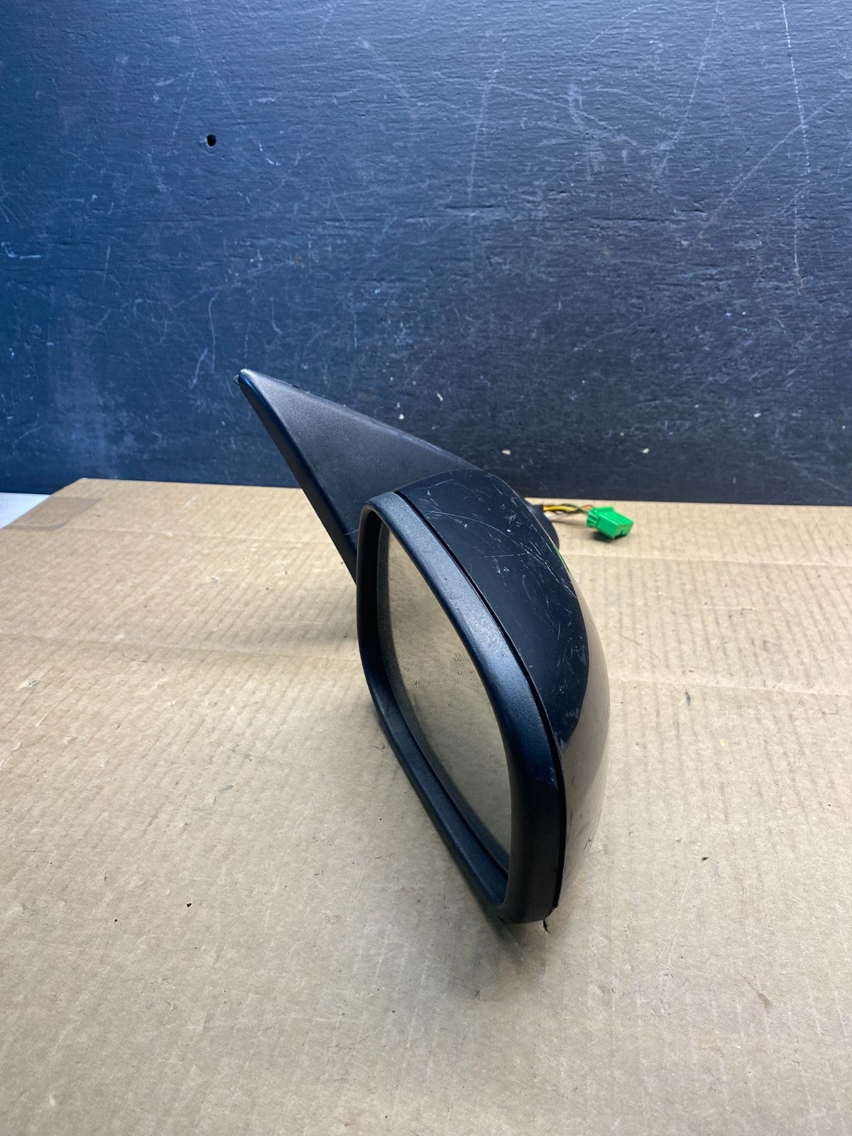 2004 to 2006 Volvo V70 Right Passenger RH Side Door Mirror AG7284 DW11