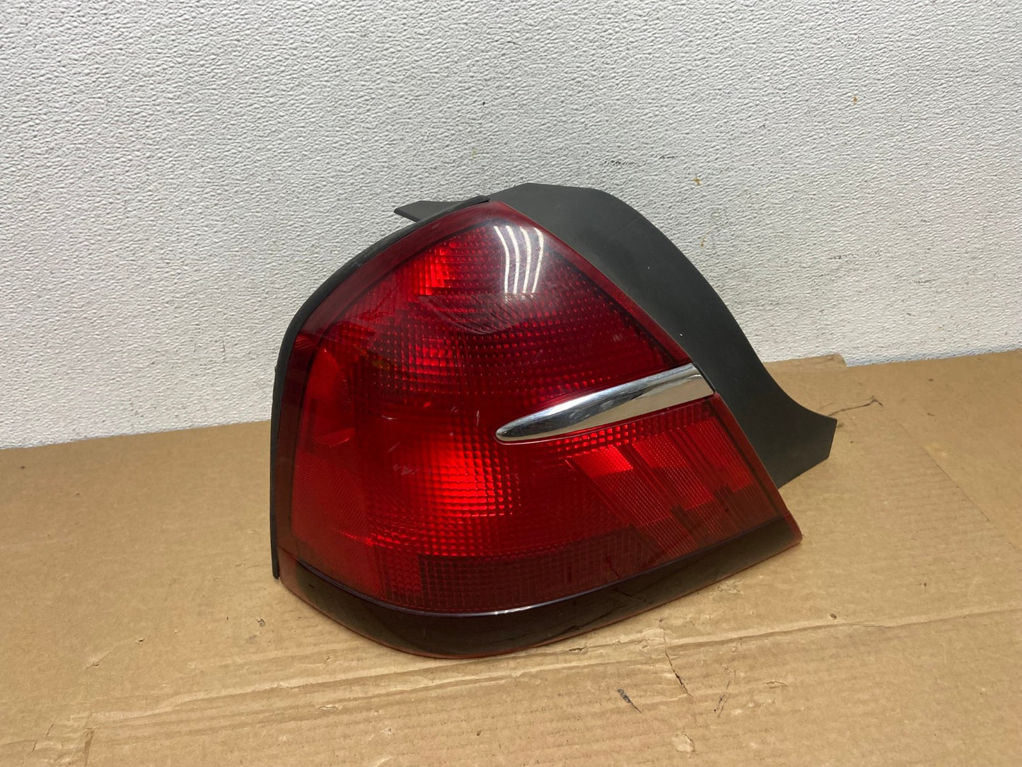 1998 - 2002 Mercury Grand Marquis Left Driver Lh Side Tail Light AD3897 LK0