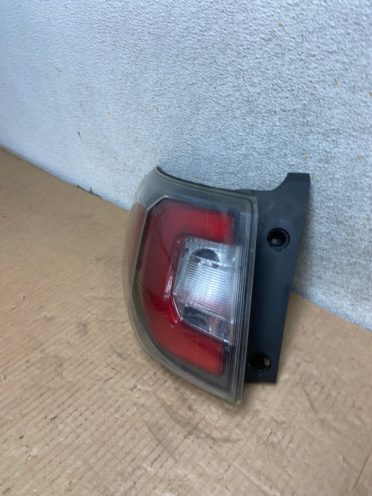 2013 to 2016 GMC Acadia Left Driver LH Side Tail Light AI7056 LK1