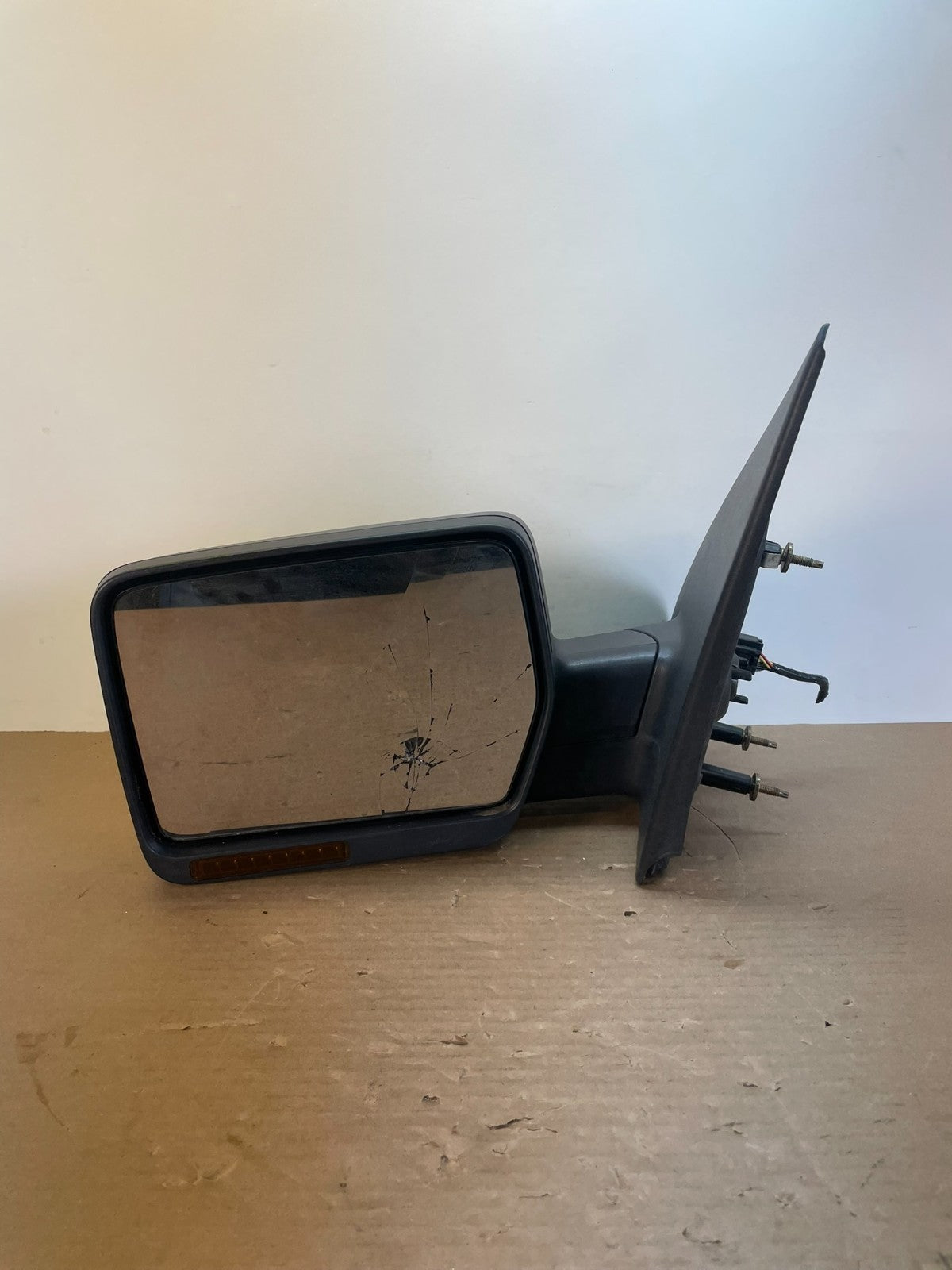 2004 to 2008 Ford F150 Left Driver LH Side View Door Mirror AF5610 DG8