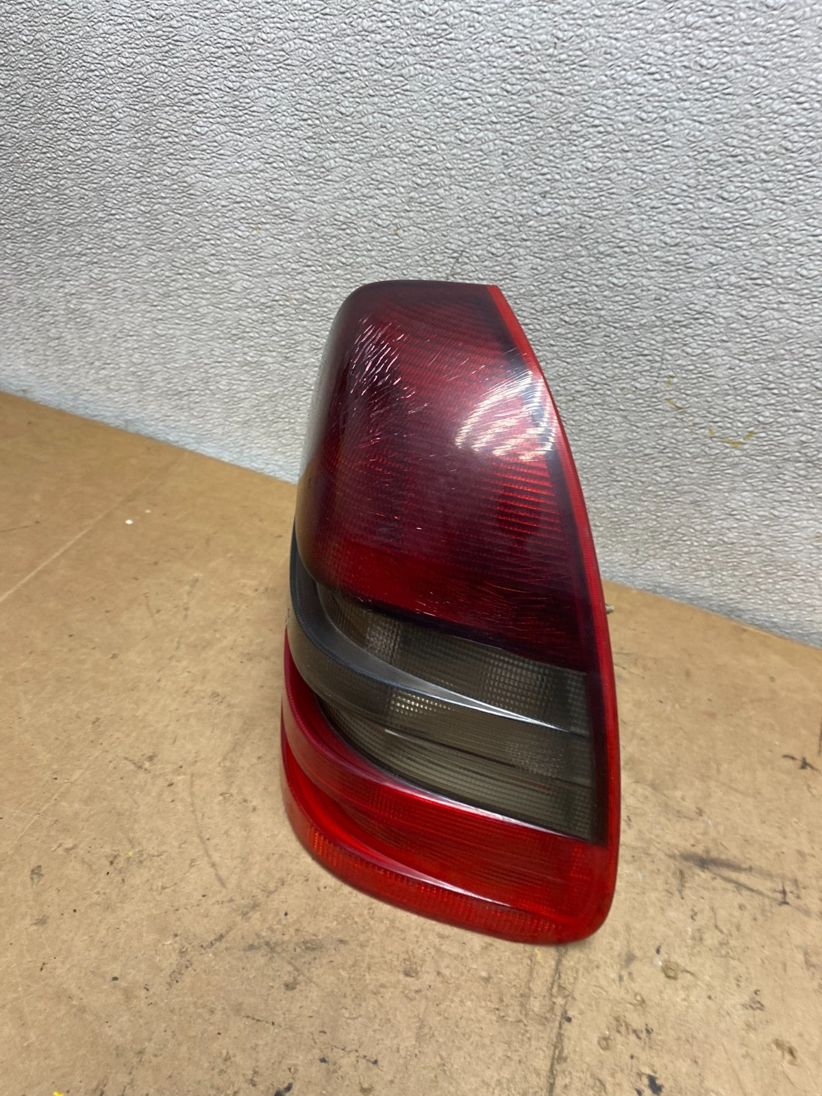 1998 to 2000 Mercedes C-Class Passenger Right Side Tail Light X7090 PS1