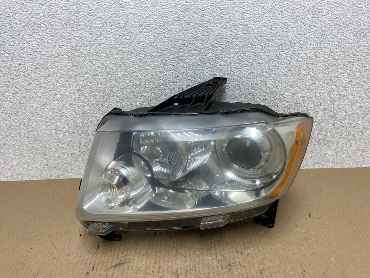 2011-2013 Jeep Grand Cherokee Left Driver LH Xenon Headlight AE7091 DW0