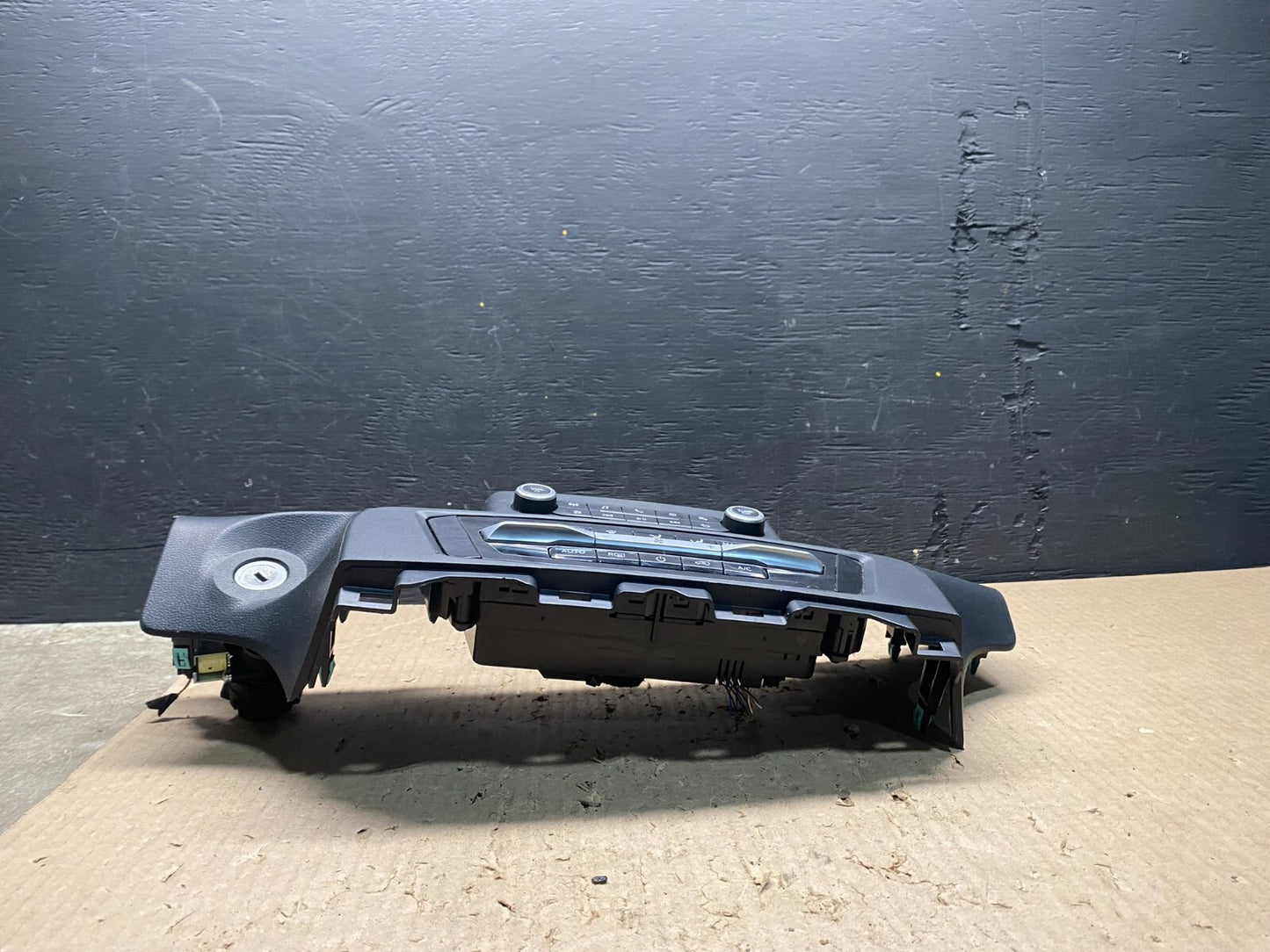 2020 to 2023 Ford Explorer Radio Climate Control Panel Trim F8996 DG14
