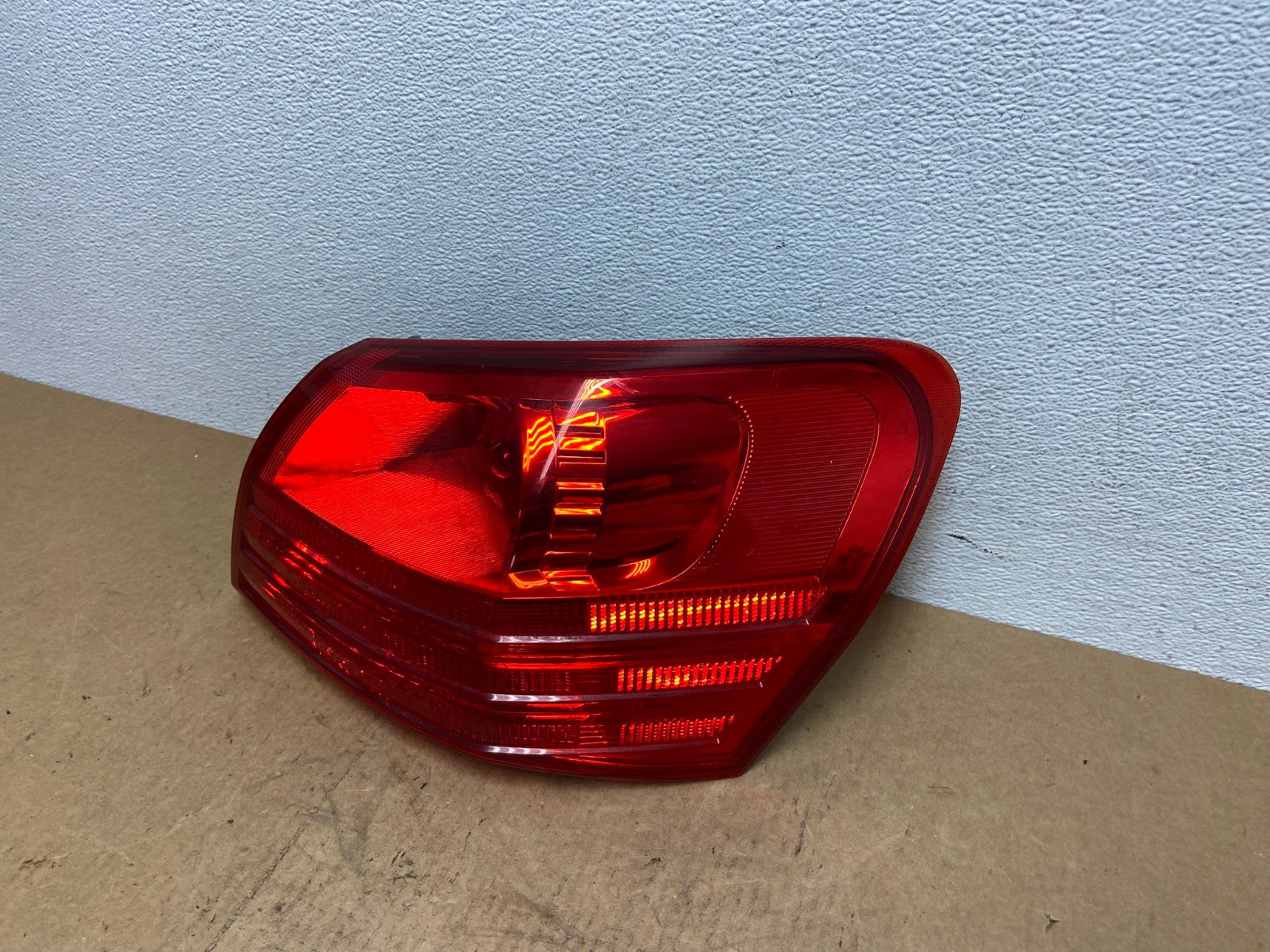 2008 to 2015 Nissan Rogue Right Passenger Rh Side Tail Light Oem AC3077 LK1