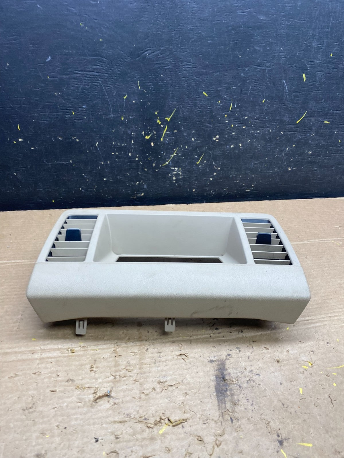 2003-2007 Nissan Murano Radio Center Console Display Bezel Air Vent OEM w9703 DG8